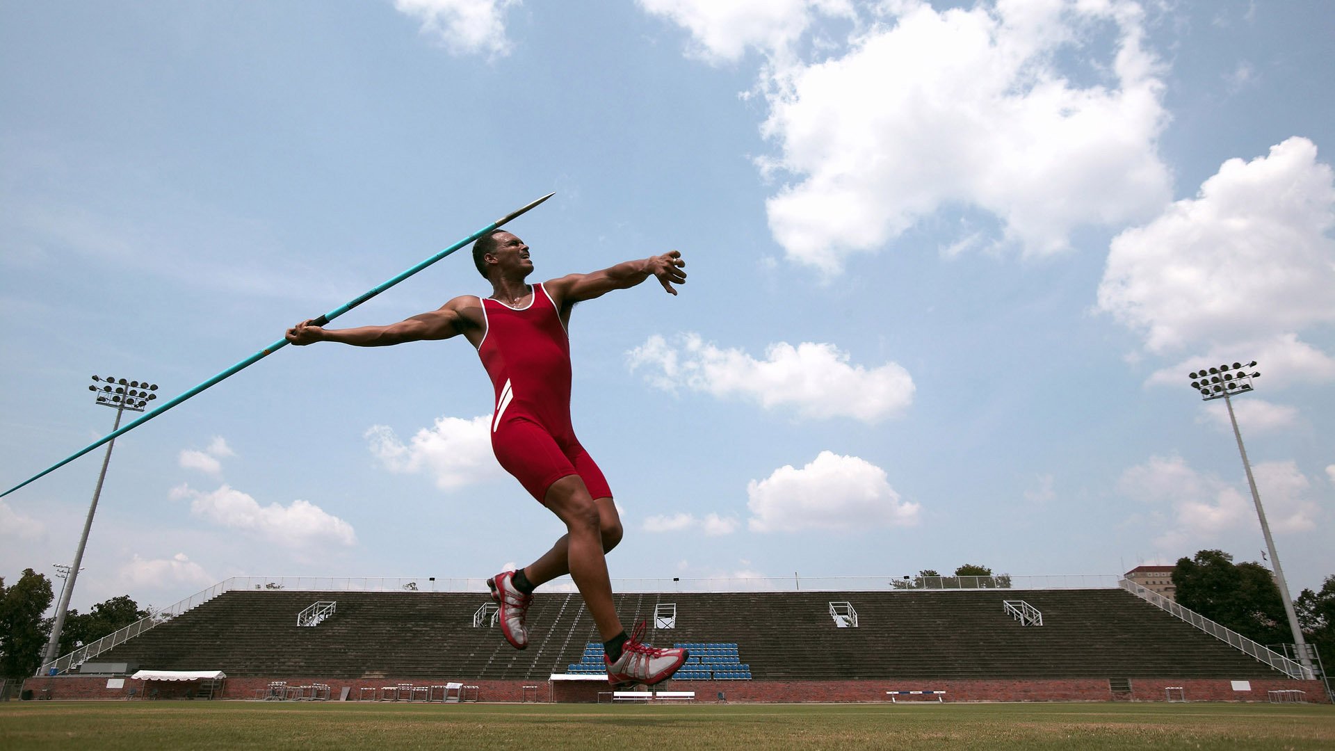 国足场上指挥清晰，核心球员作用凸显，中国足球指导