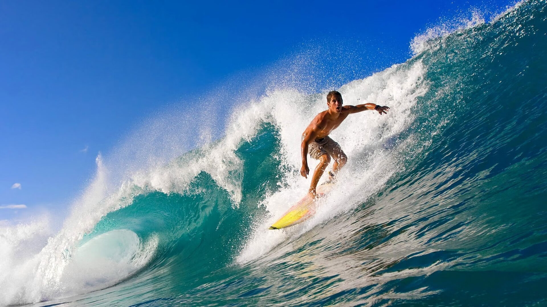 球场“花式表演”：最惊艳的欧冠技能合集，欧冠训练用球