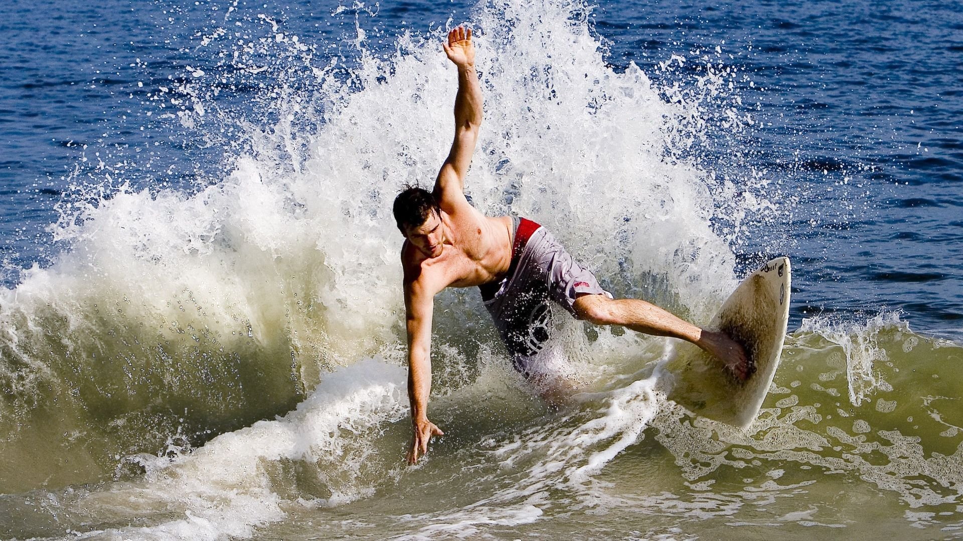 迈阿密热火的“铁血防守”让对手无从突破，迈阿密热火最酷开场